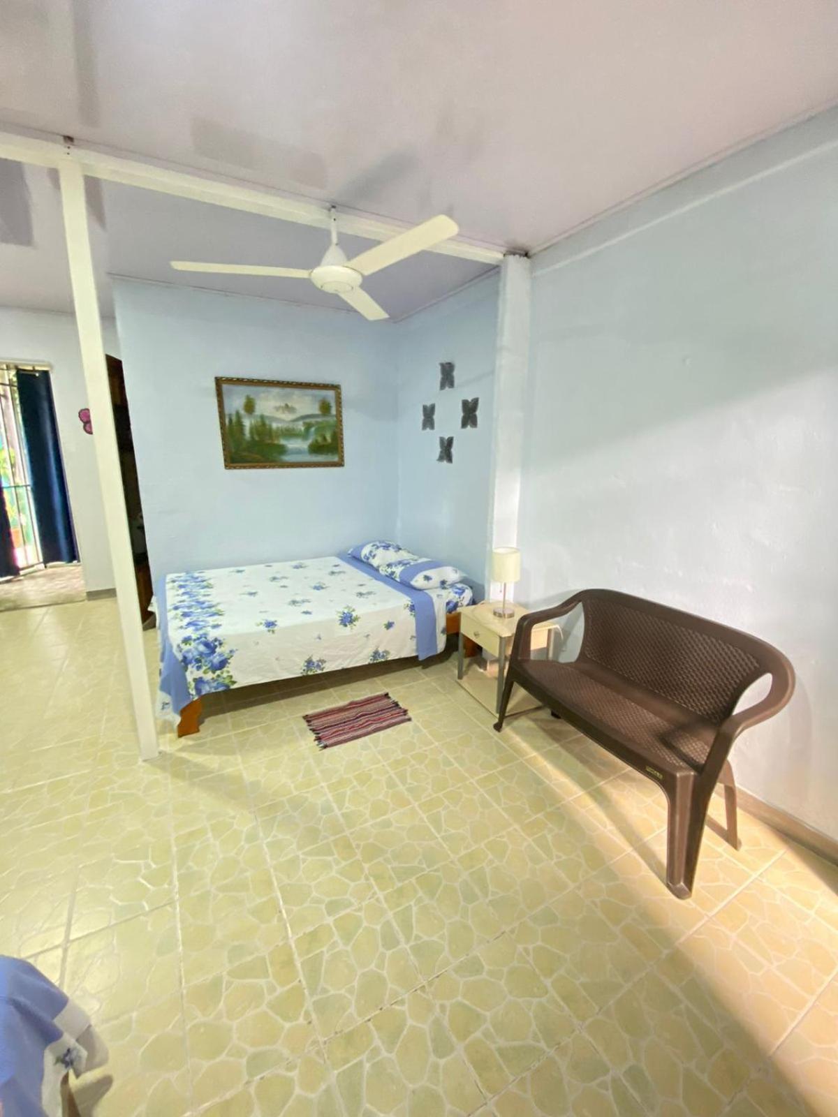 Blue Morpho House B&B Manuel Antonio Esterno foto